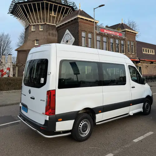 Strak schilderwerk aan woning in Amsterdam